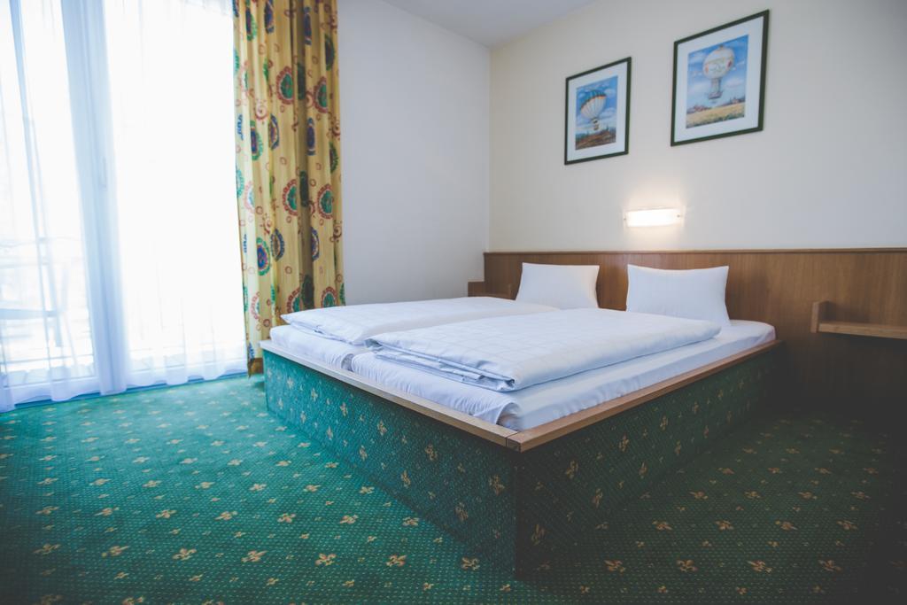 Wolke 7 Hotel Ройте Екстериор снимка