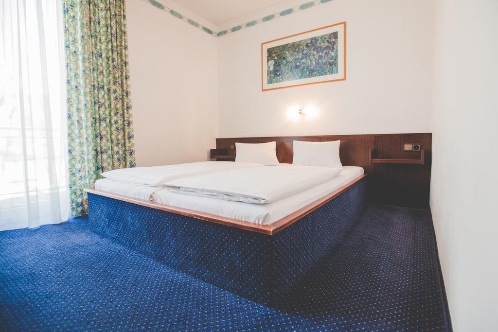 Wolke 7 Hotel Ройте Екстериор снимка